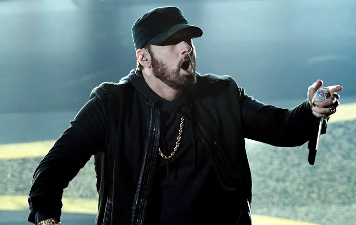 Eminem-ft-Lil-Wayne-Gudda-Gudda-If-I-Die-Young-1.jpg