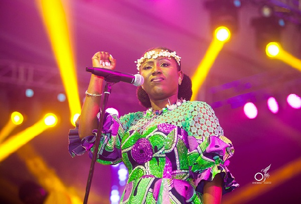 Diana-Hamilton-Wani-Ku-Me-Ho-1.jpg