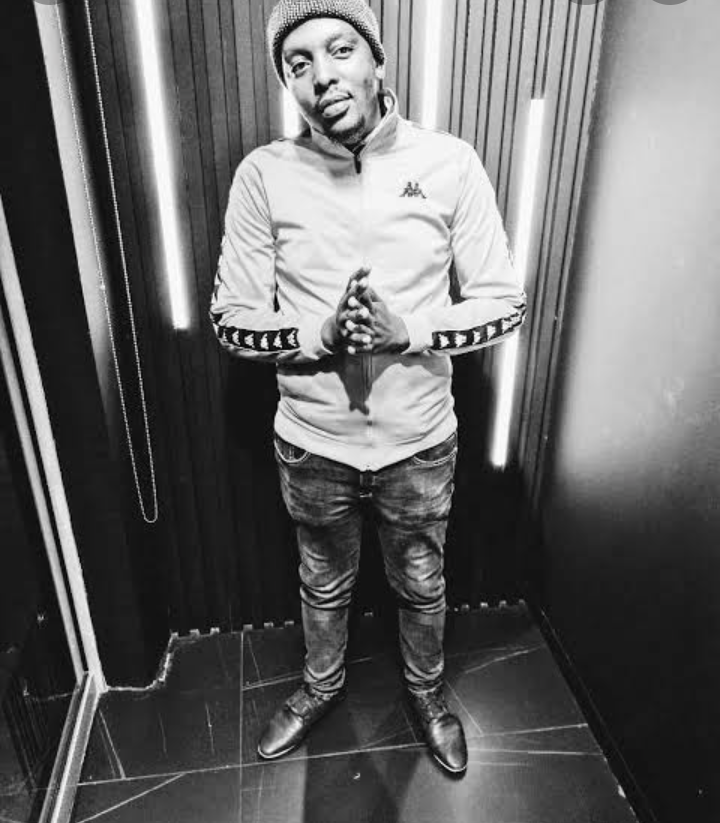 Kabza-De-Small-Ebususku-ft-Nkosazana-Daughter-Pastor-Snow-Afro-Bootleg-1.png