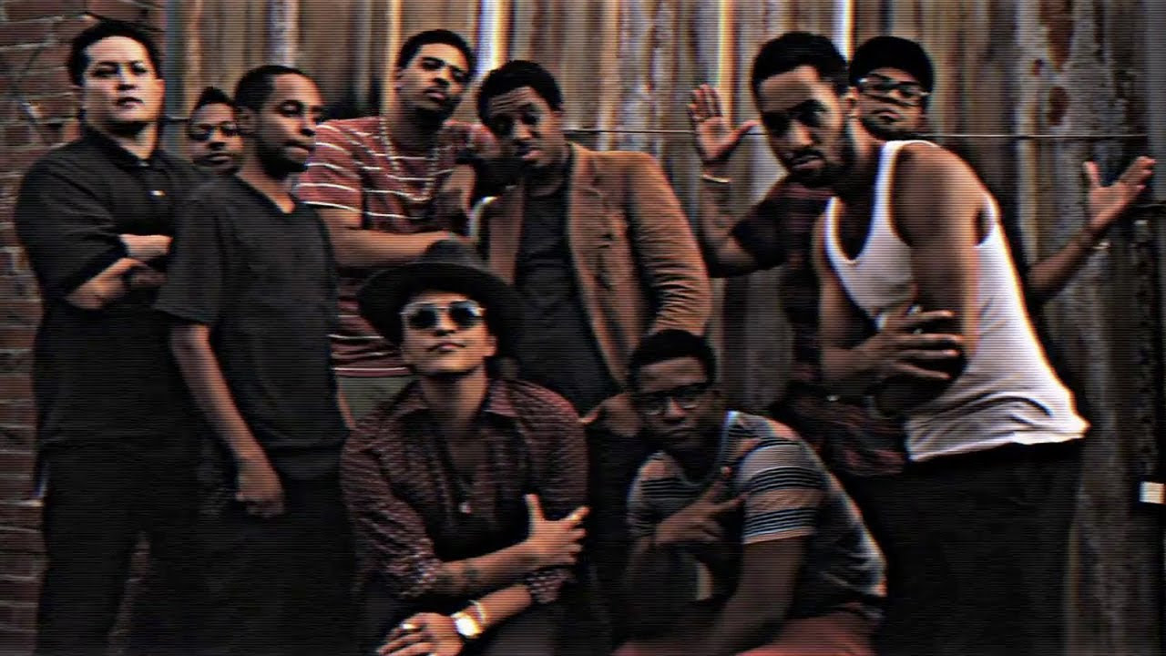 Bruno-Mars-Locked-out-of-Heaven-1.jpg