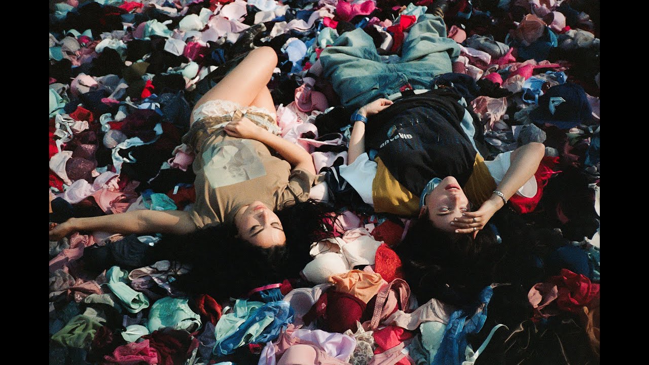 Charli-xcx-Guess-featuring-Billie-Eilish-1.jpg